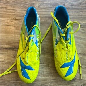 Diadora men’s  Soccer Shoes - Yellow and Blue